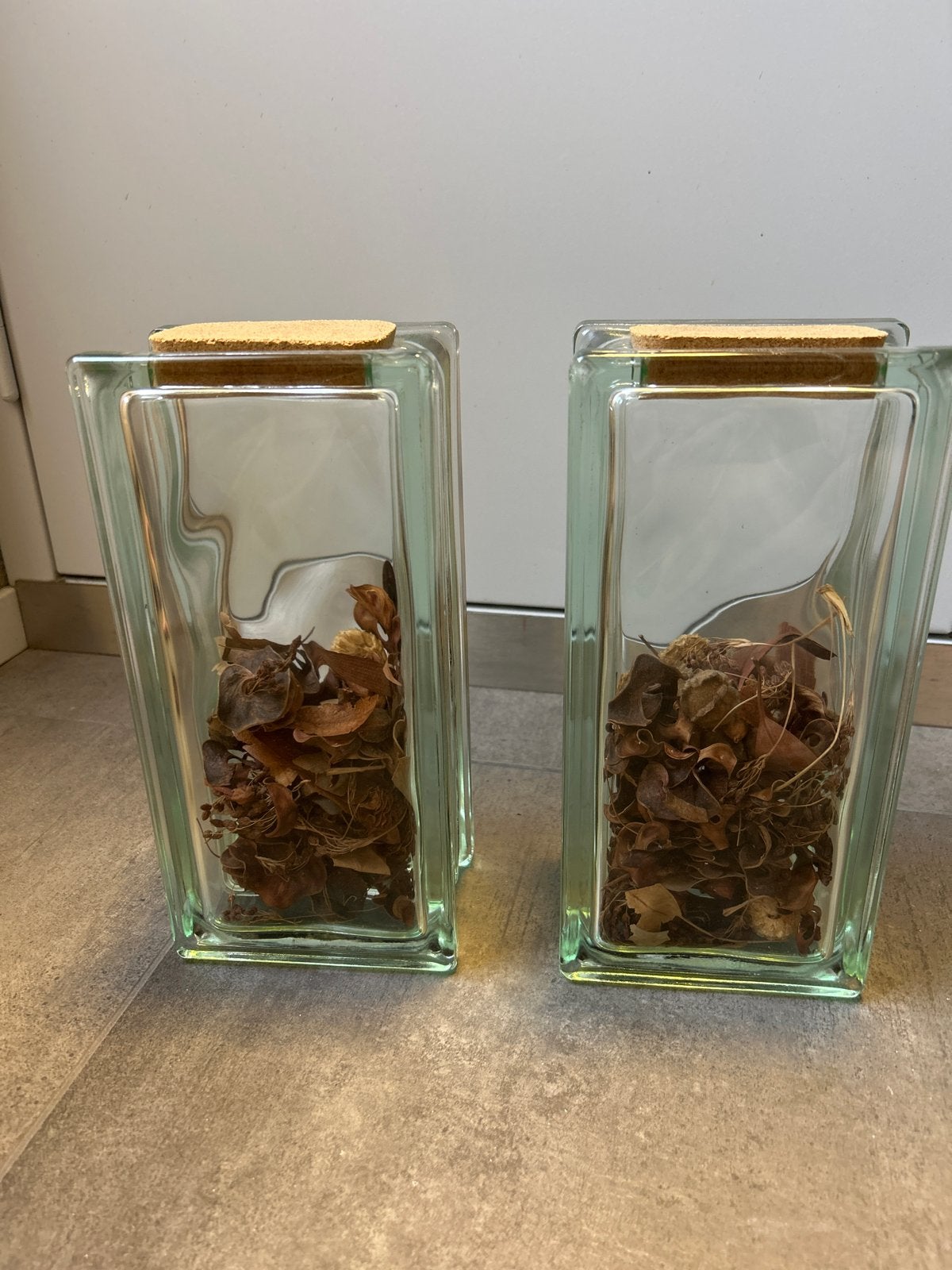 Sierfles met kurken stopper voor potpourri - 24x12x8 cm, Ophalen of Verzenden, Gebruikt, Glas