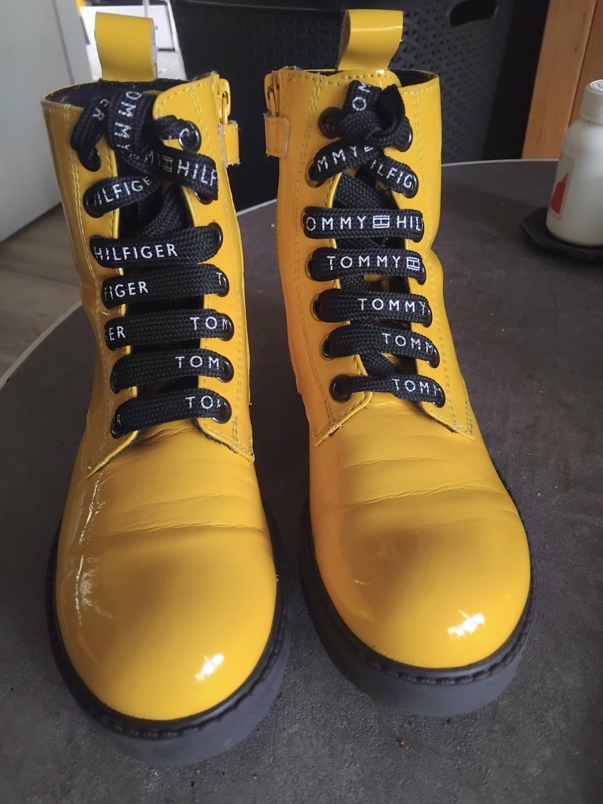 Tommy Hilfiger schoenen maat 31 - Zo goed als nieuw, Kinderen en Baby's, Kinderkleding | Schoenen en Sokken, Ophalen