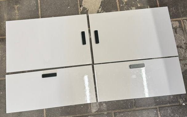 Fronten deuren - ikea kast besta SELSVIKEN, Ophalen, Zo goed als nieuw