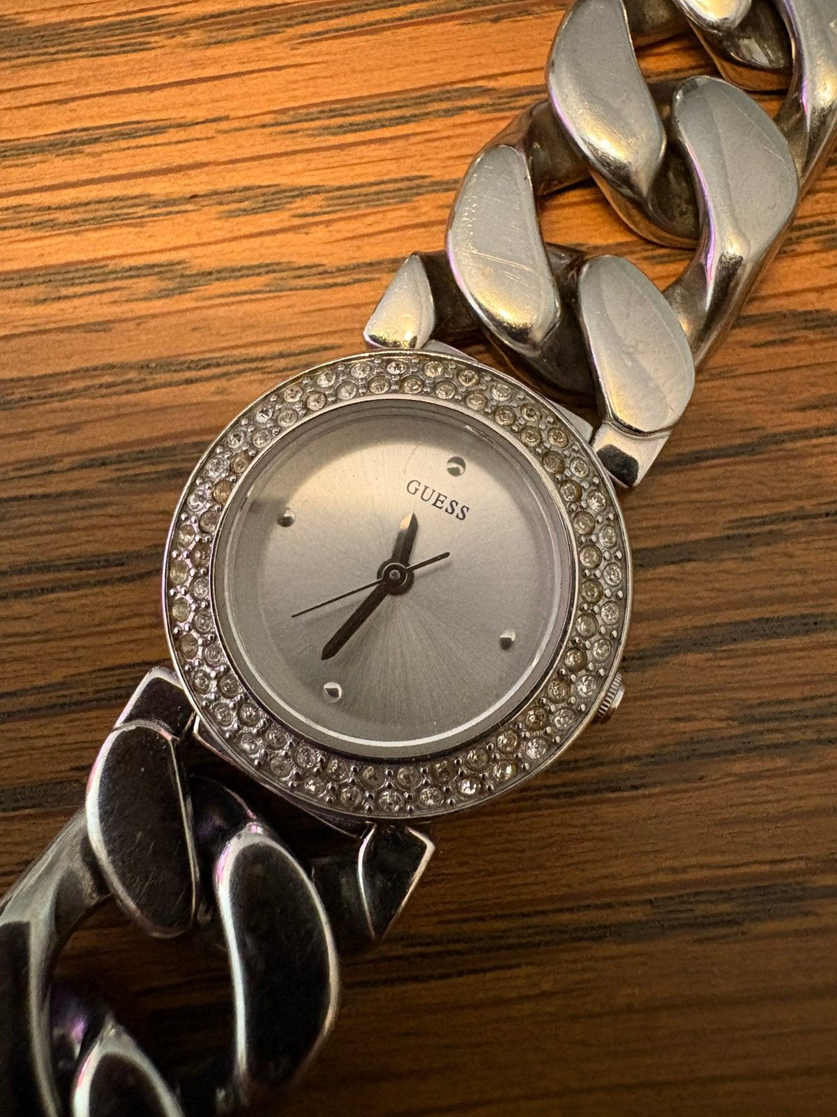 Guess horloge met steentje zgan, Ophalen of Verzenden, Zo goed als nieuw, Staal, Guess