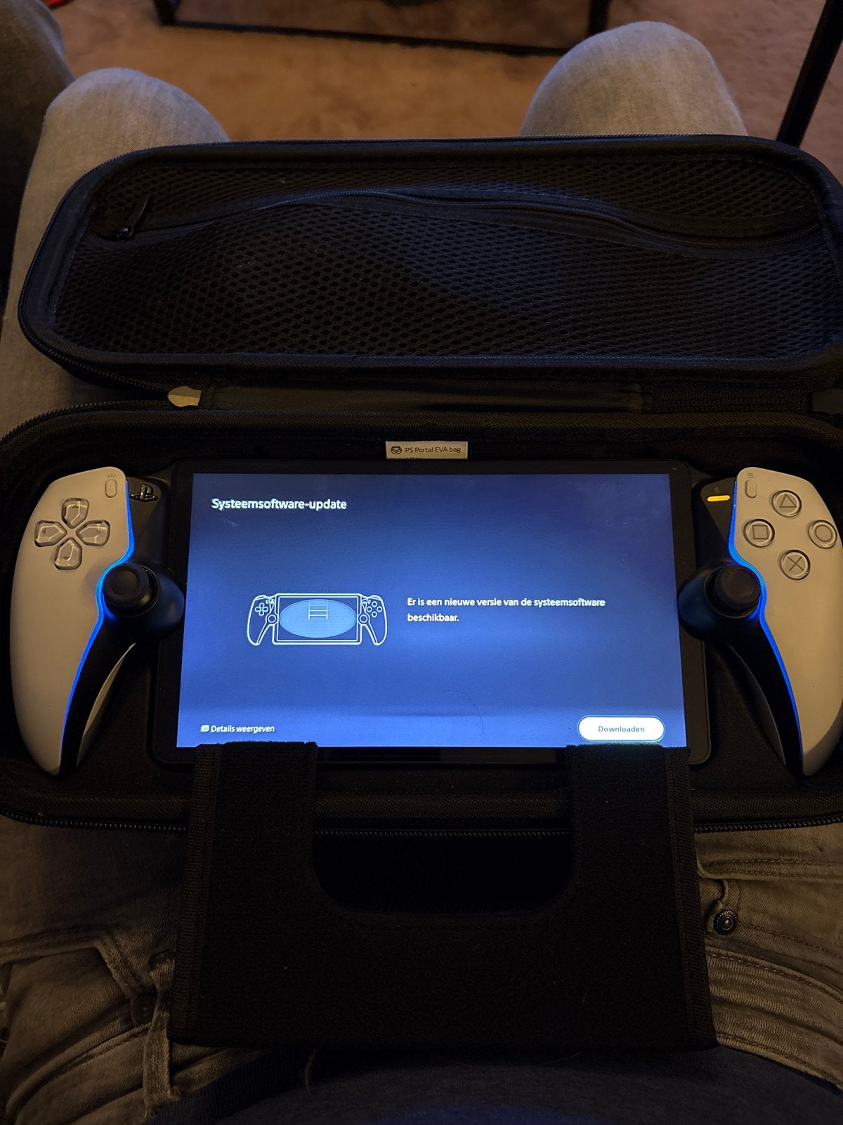 Foto 2 van Sony PlayStation Portal Remote Player + Case