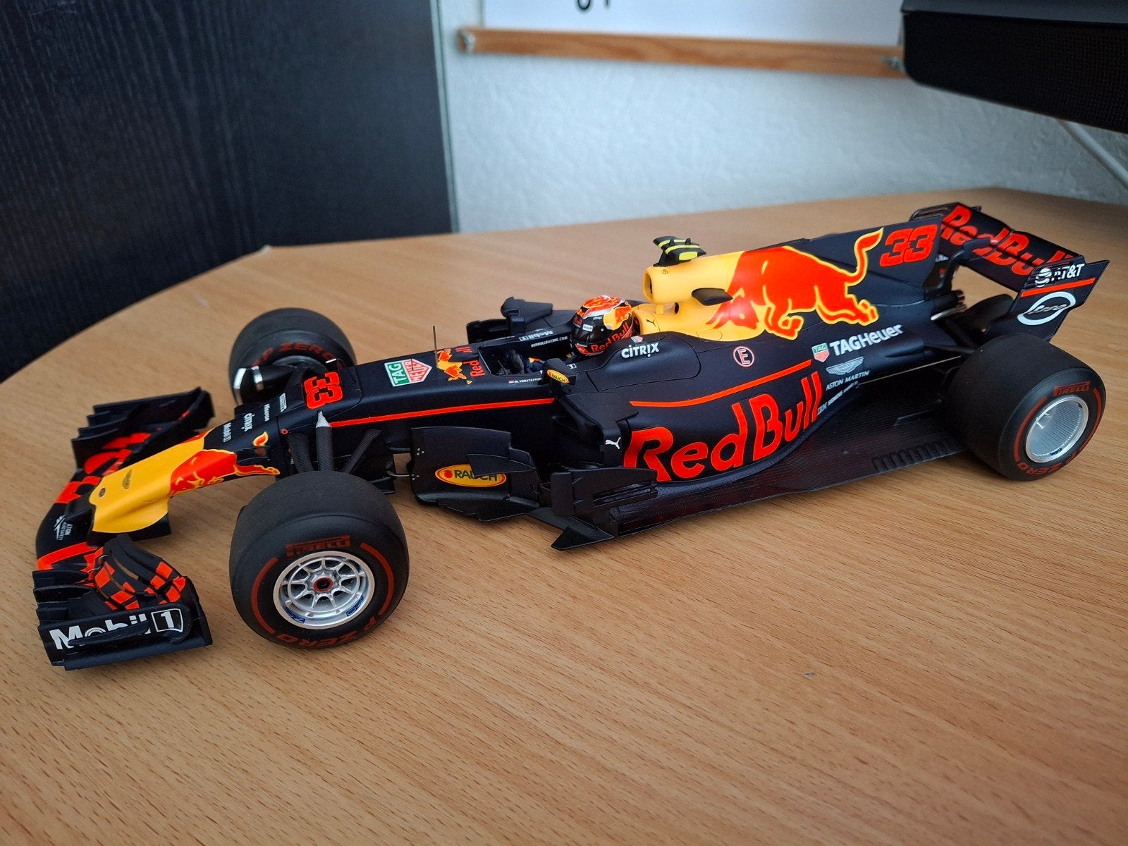 Max Verstappen Red Bull RB13 2017 Maleisië GP Spark 1:18, Ophalen of Verzenden, Zo goed als nieuw, Auto, Overige merken