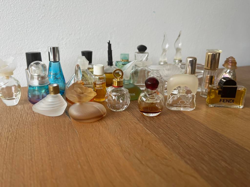 Mooie set mini parfumflesjes, Ophalen, Zo goed als nieuw, Miniatuur