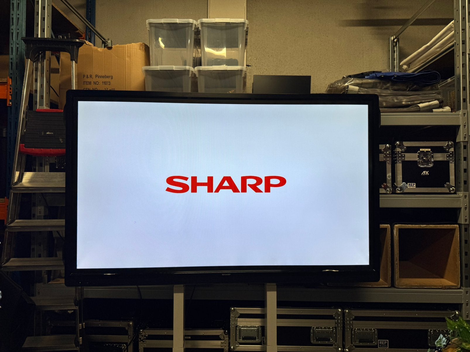 2 x 70” TV / monitor op elektrische luft + hoes, Eén persoon, Cadeaubon