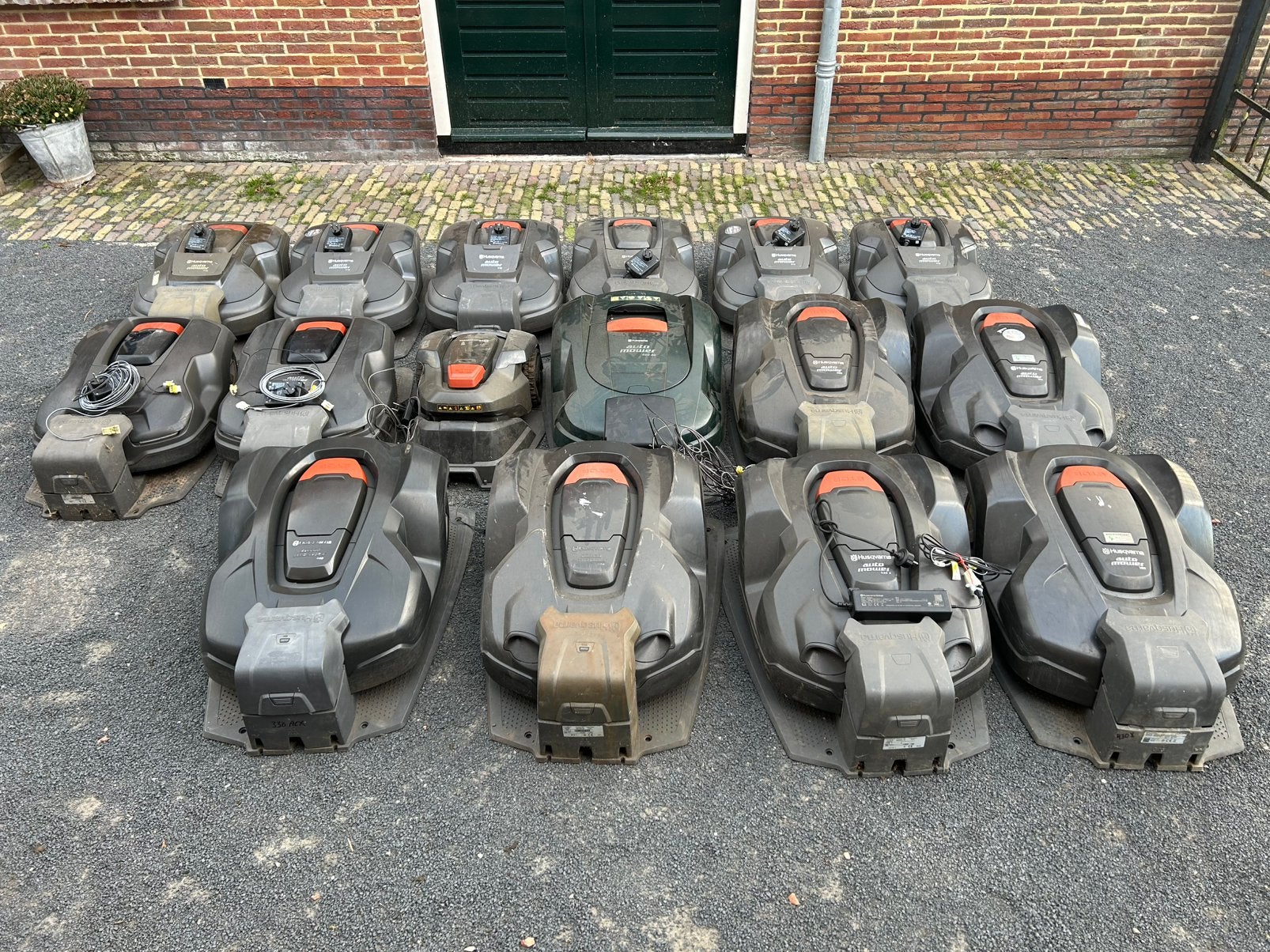 Grote partij husqvarna robotmaaiers en onderdelen !!!, Ophalen, Gebruikt