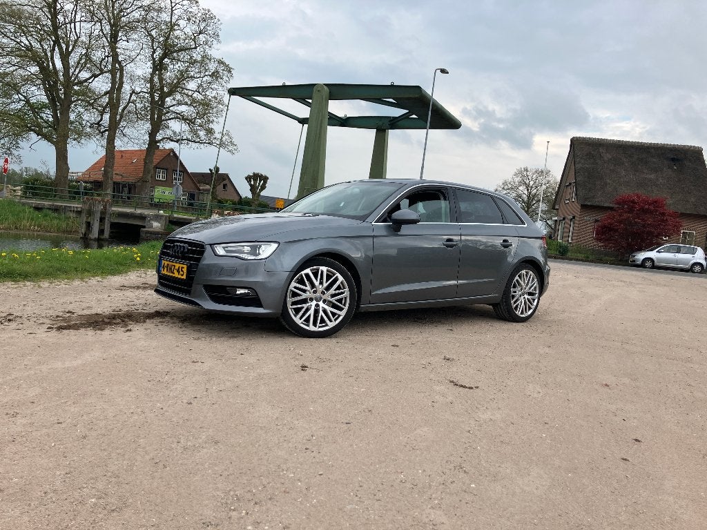 Audi A3 1.4 Tfsi S-line /Automaat/keyless/Navi/stoelverw/, Auto's, Audi, Euro 5, Stof, Zwart, 122 pk