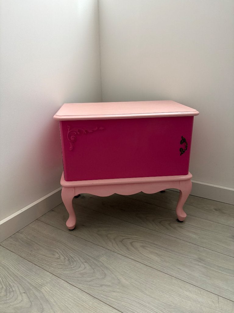 Roze nachtkasje (brocante), Huis en Inrichting, Ophalen, Gebruikt, Minder dan 45 cm, 55 tot 70 cm