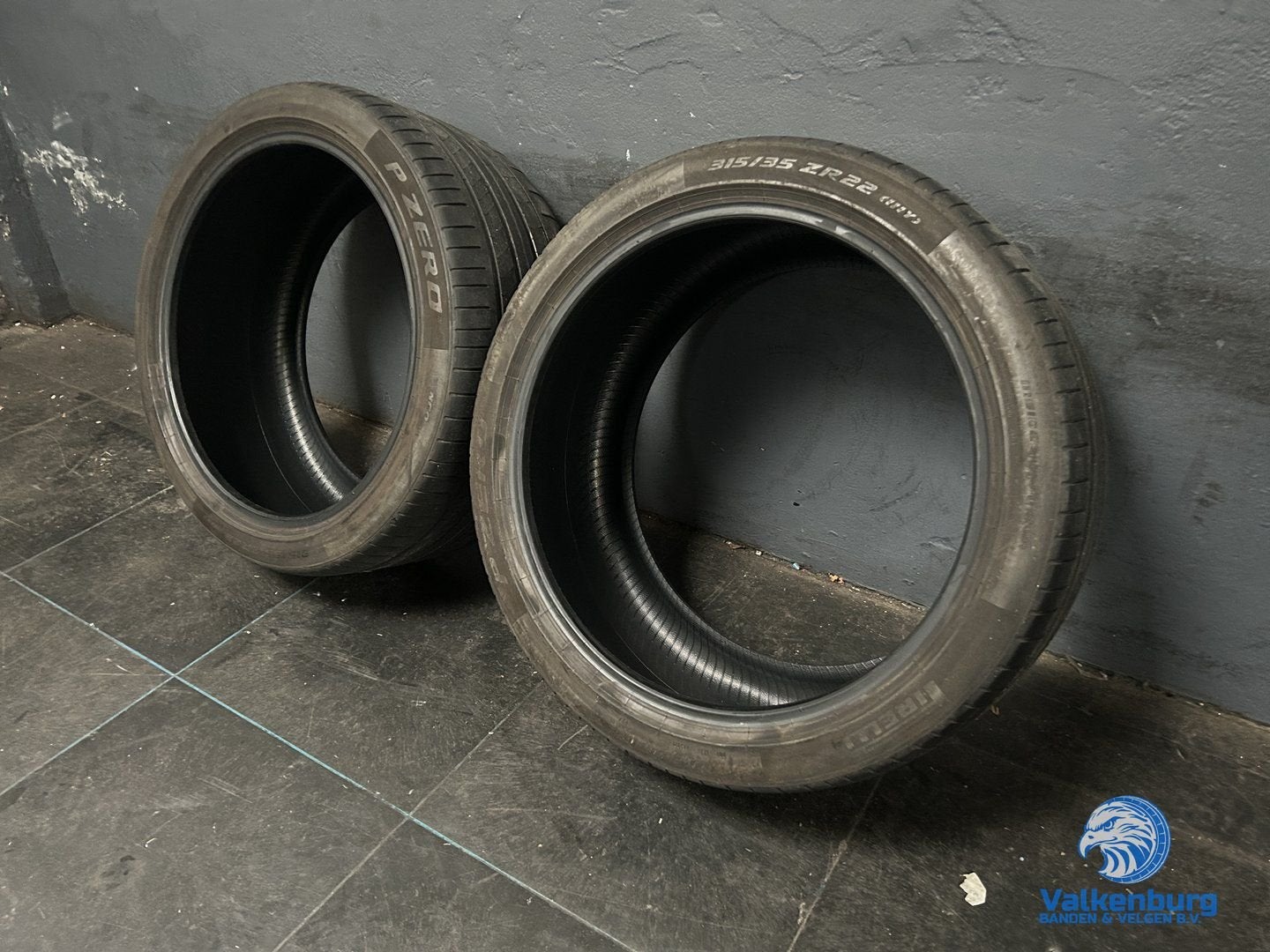 Zomerbanden 315/35R22 Pirelli P Zero