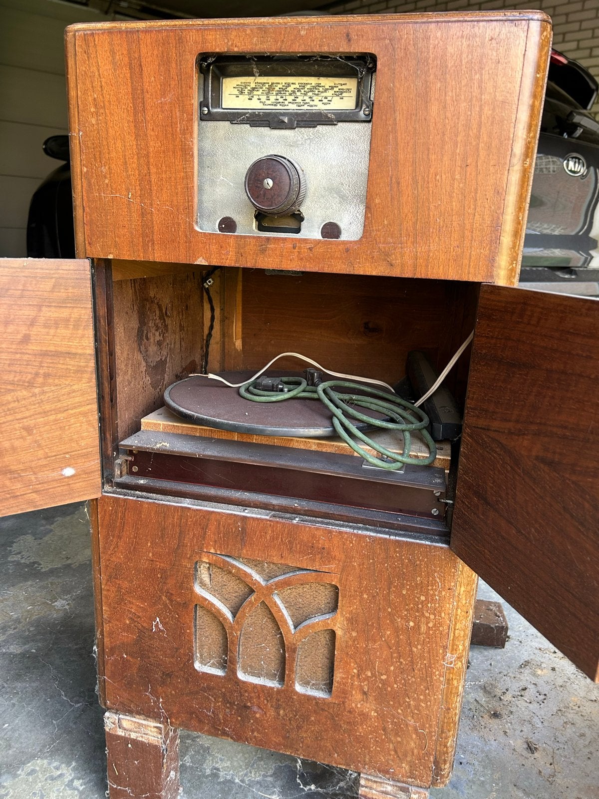 Antieke radio met platenspeler en onderdelen, Ophalen of Verzenden