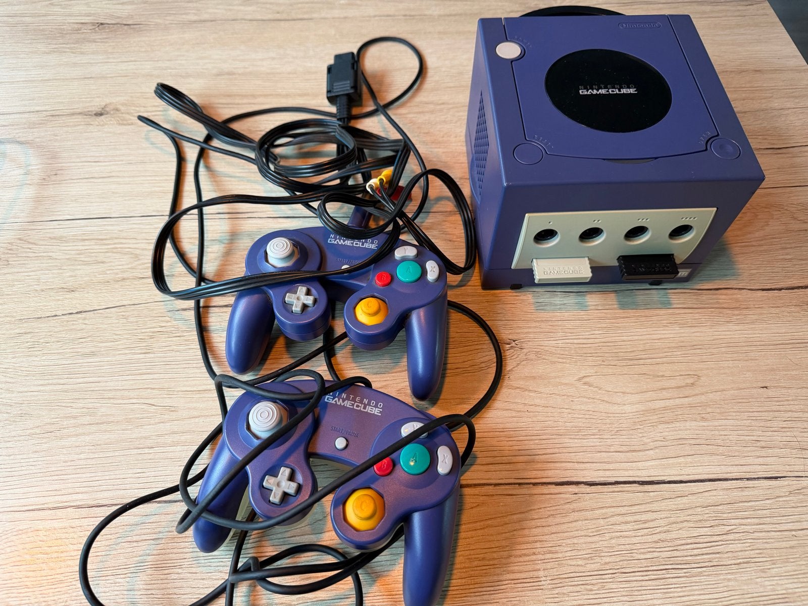 Nintendo GameCube Console met 2 Controllers en 19 Games, Paars, Met 2 controllers, Ophalen of Verzenden, Gebruikt