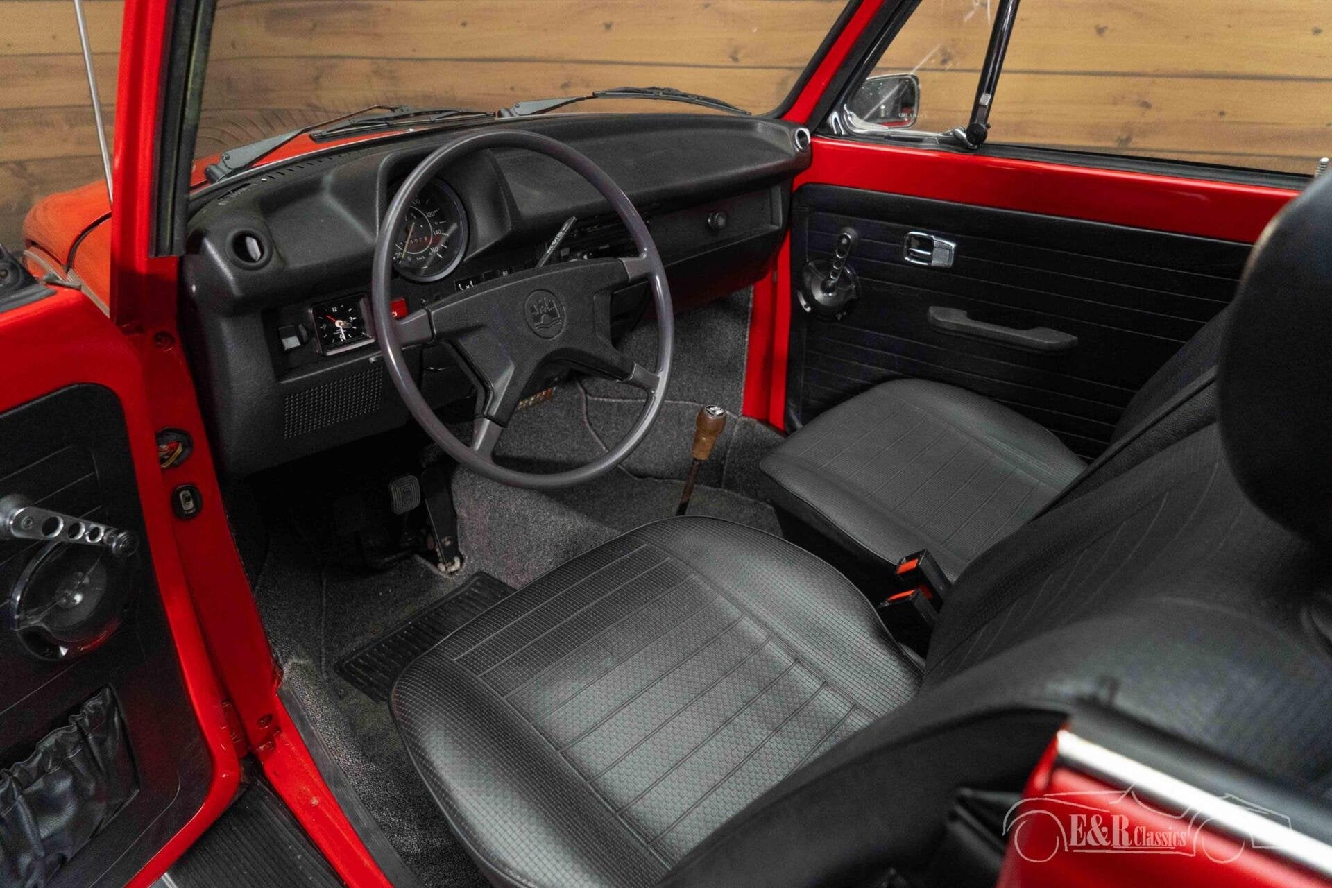 VW Kever Cabriolet | Gerestaureerd | Goede staat | 1976, Achterwielaandrijving, Zwart, Cabriolet, Bedrijf