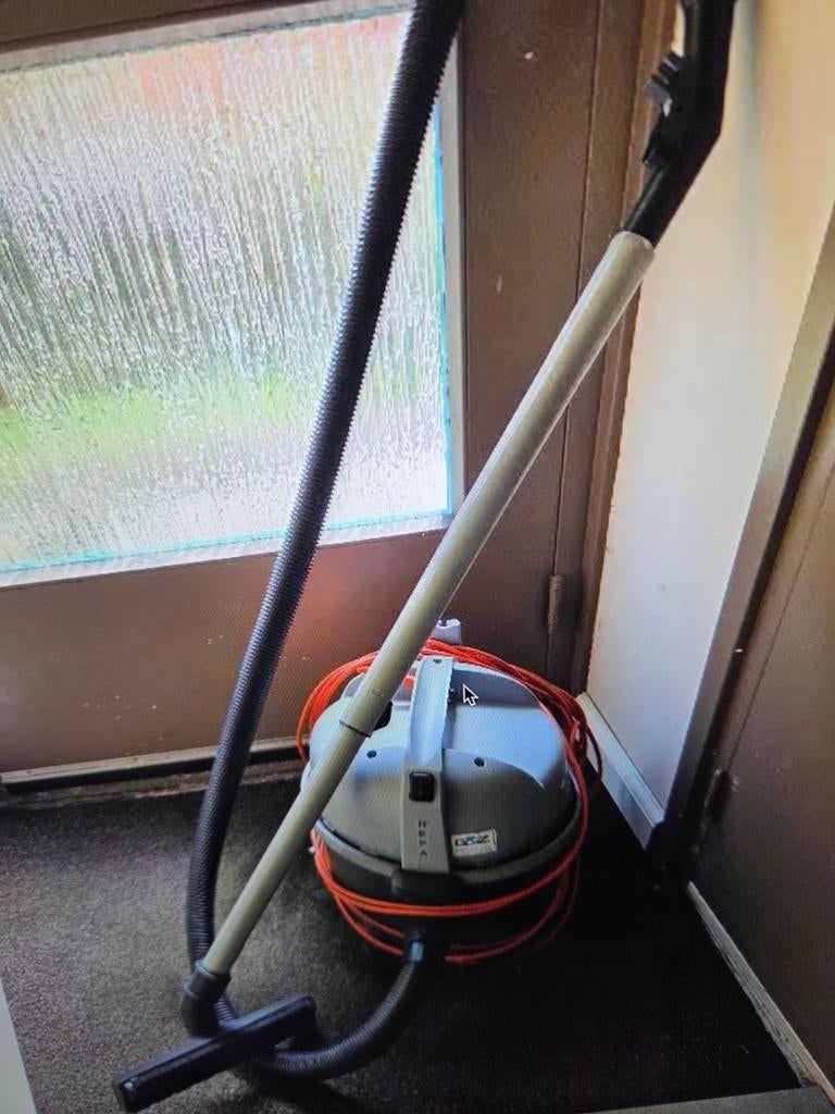 nilfisk vp 300 stofzuigers 15 meter draad 1 stuks, Ophalen, Gebruikt, Stofzak, Minder dan 1200 watt