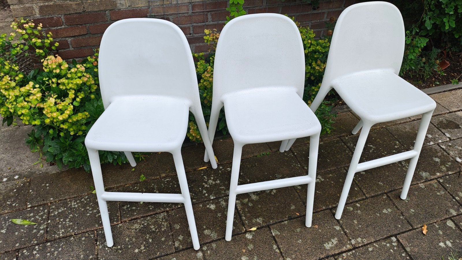 IKEA Urban stoelen - 2 stuks, wit. Foto staan 3, 1 verkocht, Huis en Inrichting, Stoelen, Ophalen, Kunststof, Gebruikt, Drie