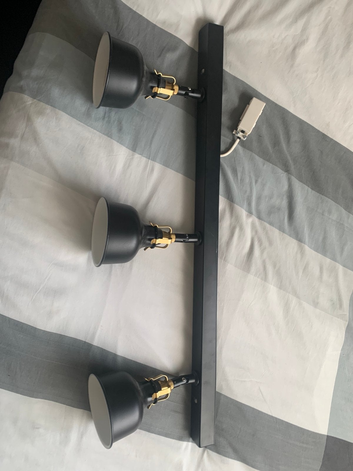 Hektar (ikea) plafondlamp met 3x spots erin (zwart), Ophalen of Verzenden, Zo goed als nieuw