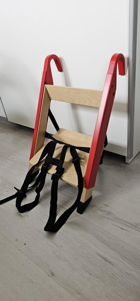 Stokke Handysitt - Rode Draagbare Kinderstoelverhoger, Kinderen en Baby's, Kinderstoelen, Zo goed als nieuw, Overige typen, Gordel(s)