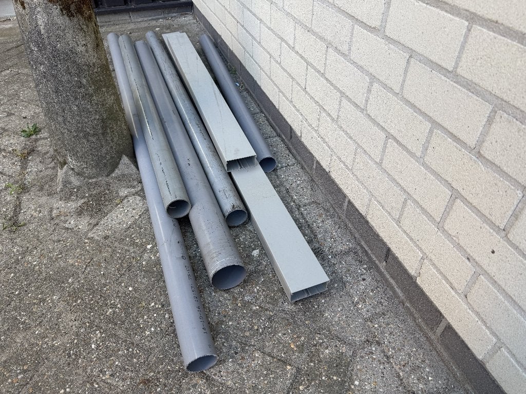 Diverse PVC buizen en kabelgoten, gratis!, Ophalen, Pvc, Overige typen, Zo goed als nieuw