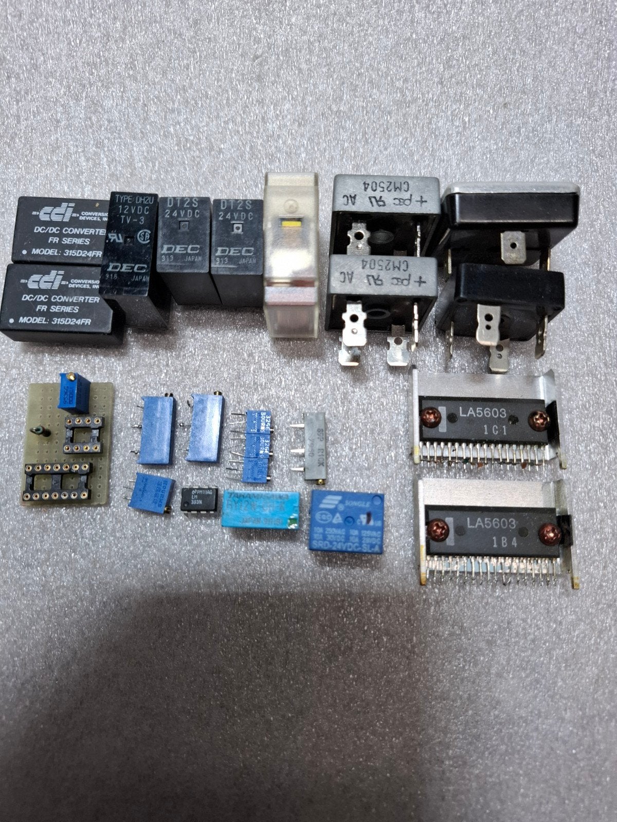 Elektronica Relais, Trimmers, Gelijkrichterbrug, Converter, Ophalen of Verzenden, Nieuw