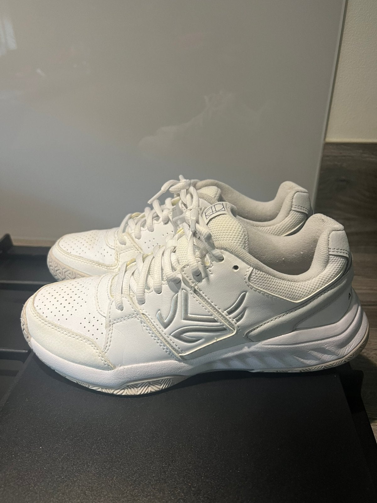 Artenco tennisschoenen hardcourt maat 39, Ophalen of Verzenden, Zo goed als nieuw, Wit, Sportschoenen