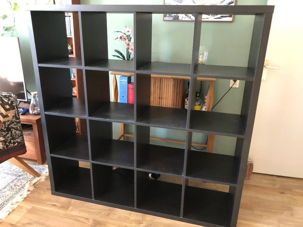 Zwarte IKEA Kallax kast (4x4) + 6 handige manden, Ophalen, Gebruikt, 100 tot 150 cm, 100 tot 150 cm
