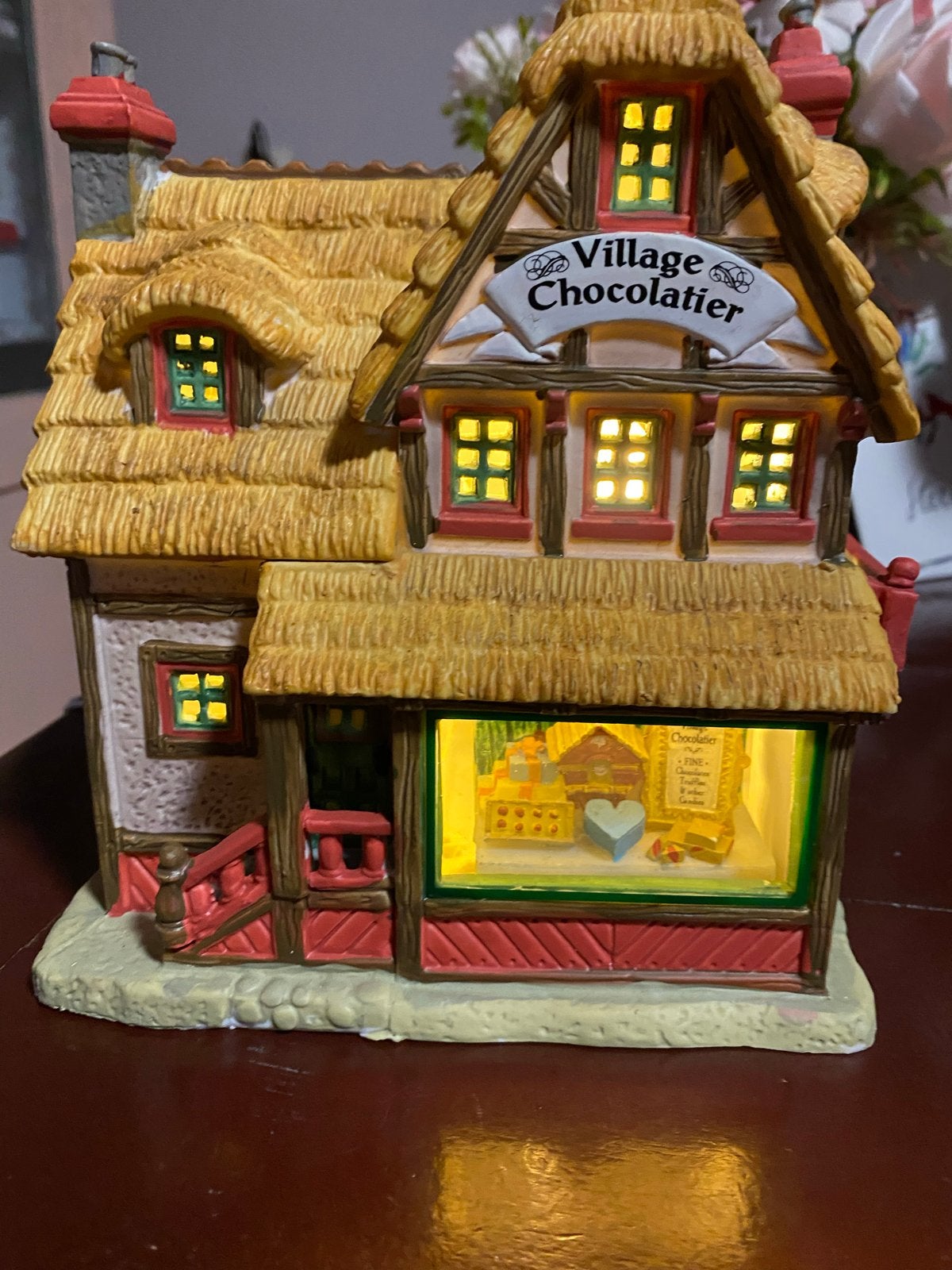 Lemax village chocolatier met nieuwe adapter!, Verzenden