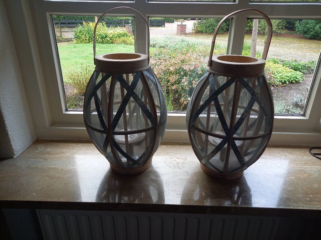 Te koop 2 windlichten, Ophalen, Zo goed als nieuw, Beige, Overige materialen