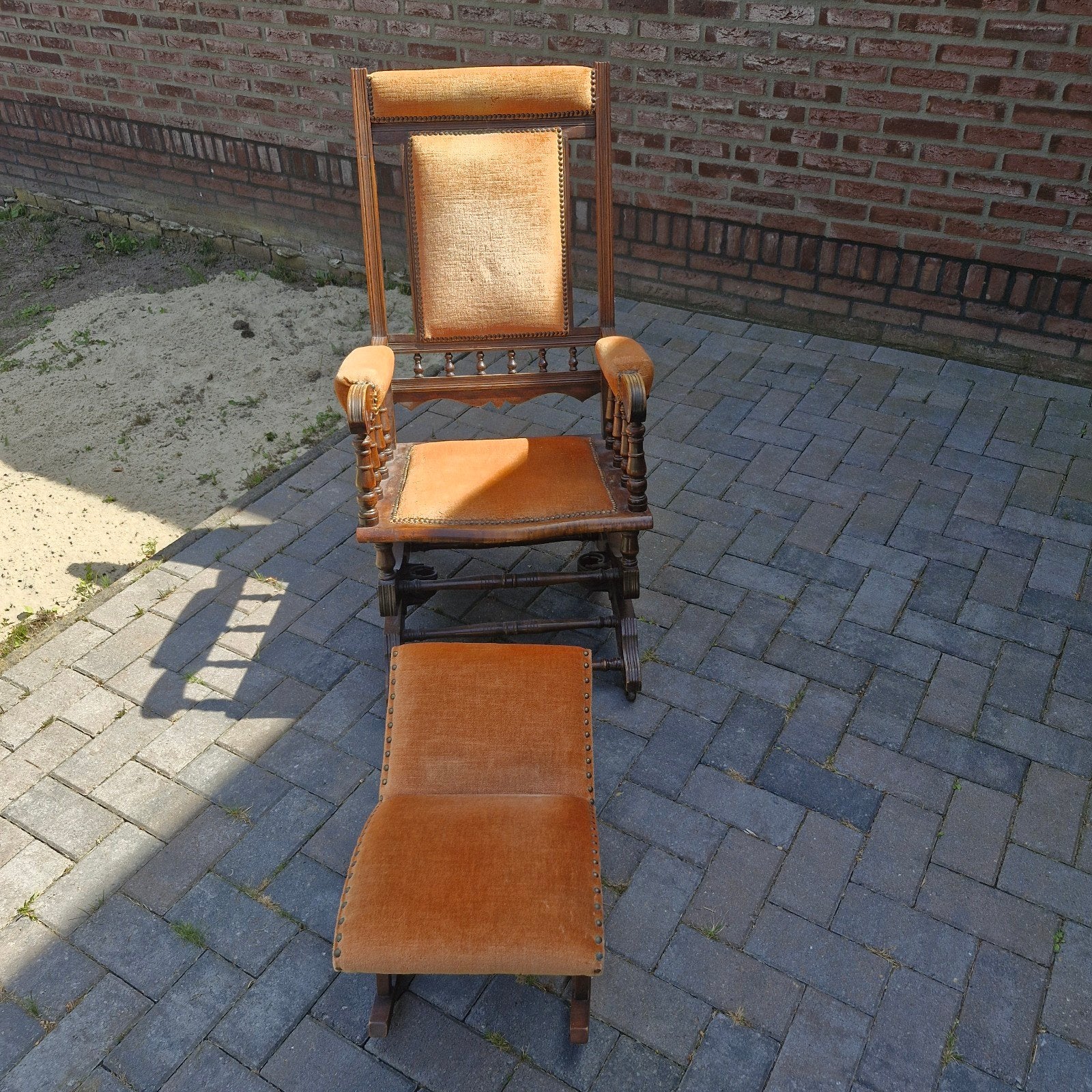 Antieke Schommelstoel met Voetenbank - Oranje Velours, Ophalen