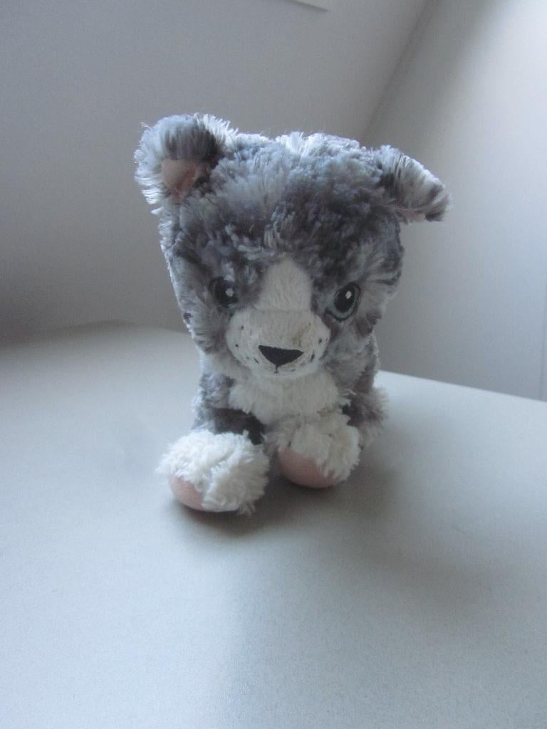 Ikea grijs gemèleerde poes - Lilleput witte buik en voetjes, Grijs, Ophalen of Verzenden, Zo goed als nieuw, IKEA