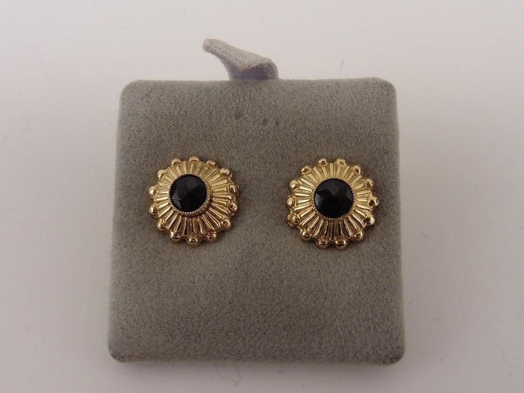 Gouden oorknopjes met granaat                            G87, Gebruikt, ., Ophalen of Verzenden, .