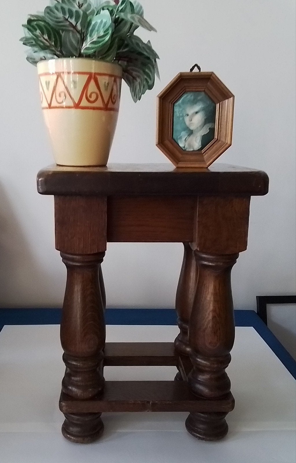 Fraai plantentafeltje of voetenbankje ,eikenhout,gedraaide p, Ophalen of Verzenden, Zo goed als nieuw, Rechthoekig, Minder dan 55 cm