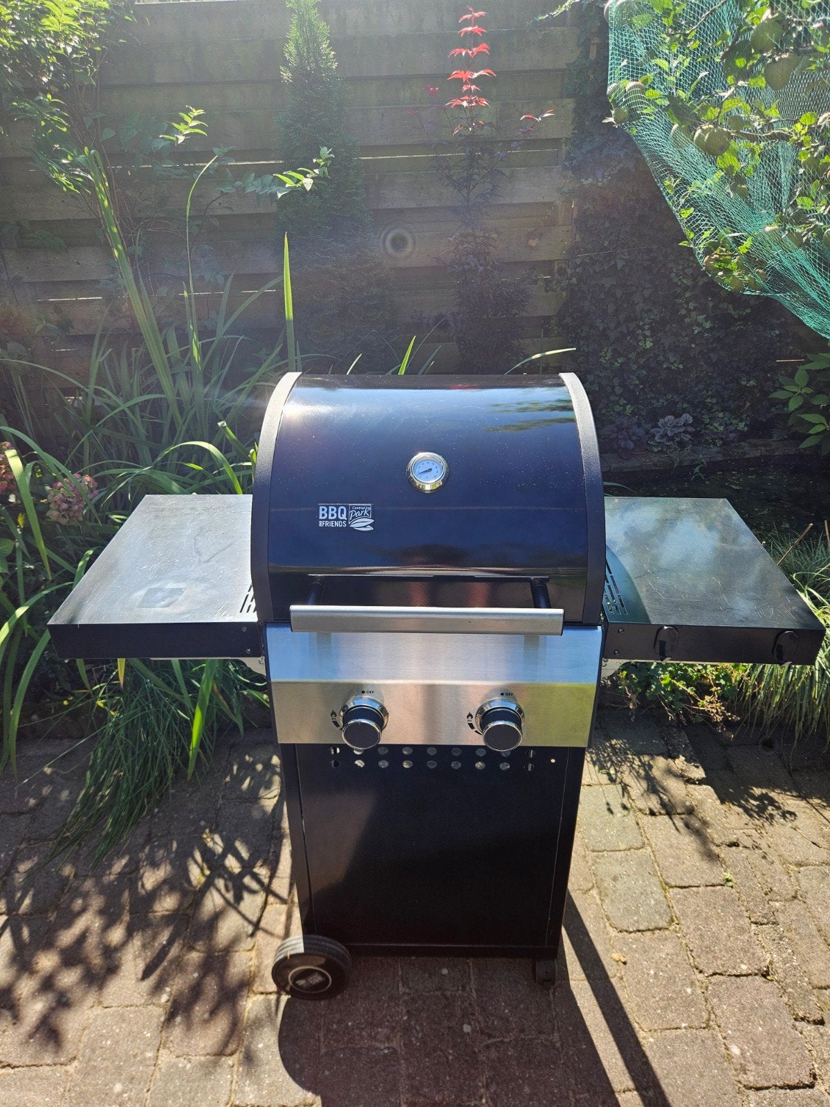 Central Park bbq met opklapbare zijtafels, Ophalen, Zo goed als nieuw, Central Park BBQ