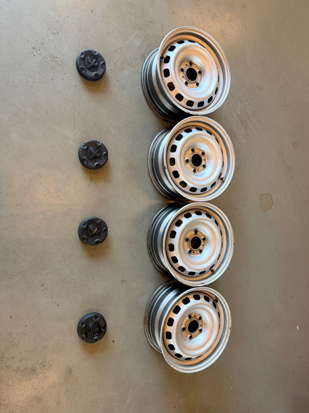 5x108 Peugeot Partner stalen velgen, naafdoppen,wielbouten, Ophalen, 15 inch, Bestelwagen, Velg(en)