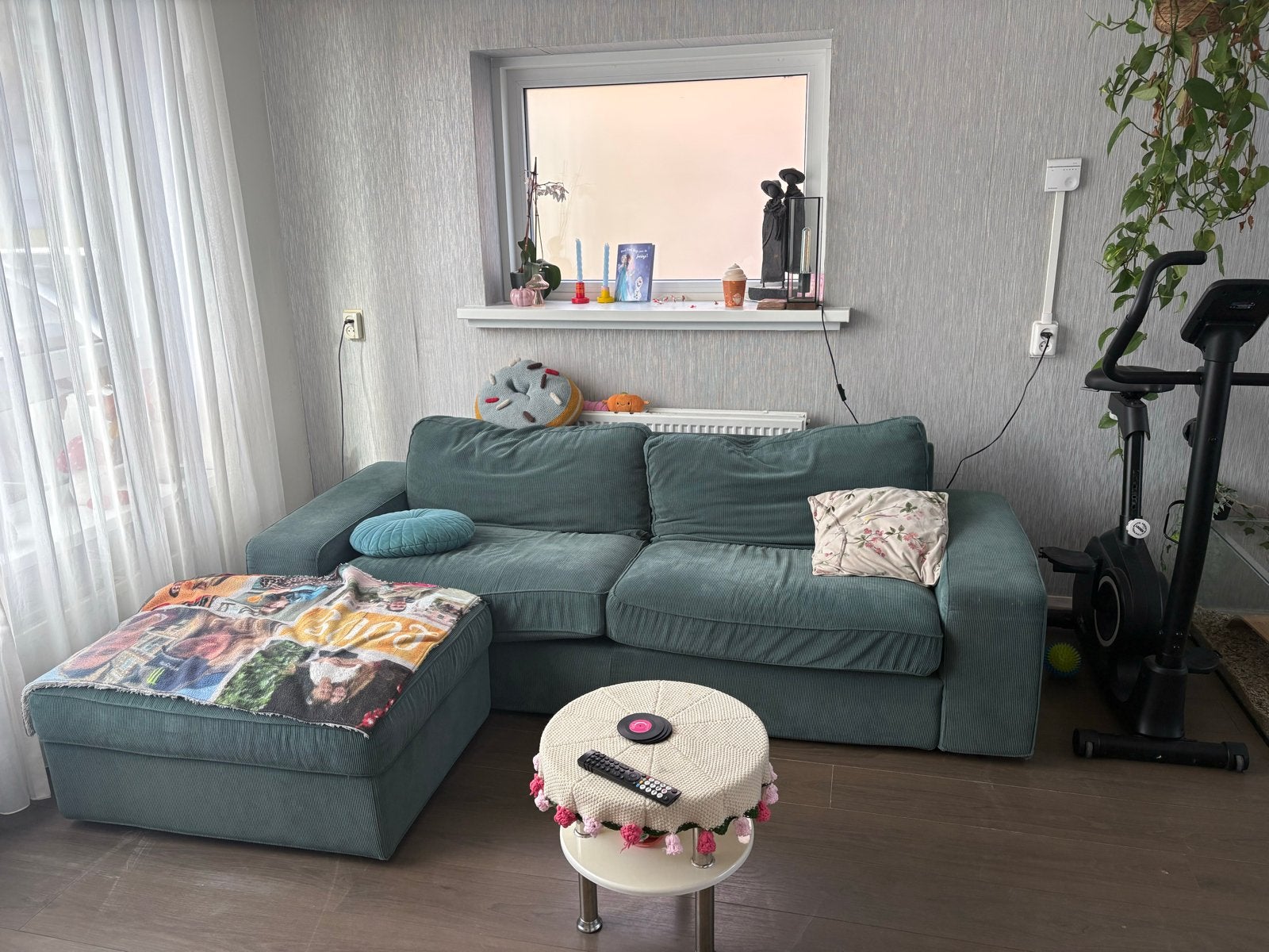 IKEA Bank met wasbare hoezen en bijpassende poef, Ophalen, Gebruikt, Driepersoons, 75 tot 100 cm