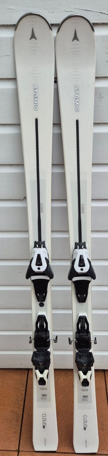 Ski's Atomic Cloud (160 cm) met Atomic skibindingen, 140 tot 160 cm, Ophalen of Verzenden, Zo goed als nieuw, Carve