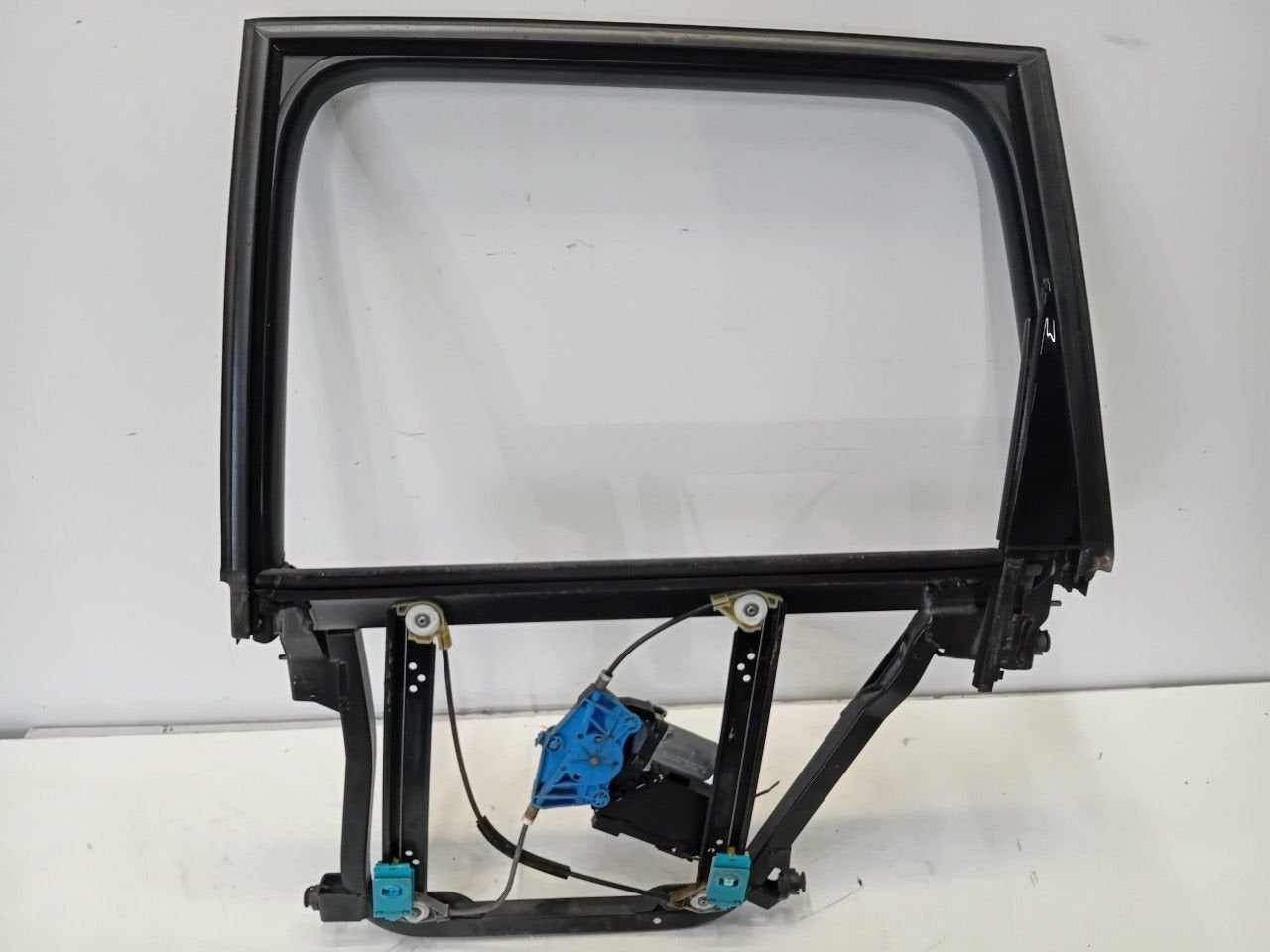 Raammechaniek elektrisch links achter Porsche Cayenne, Auto-onderdelen, Onderdelen@venauto.nl, Van der Ven Autorecycling B.V.
