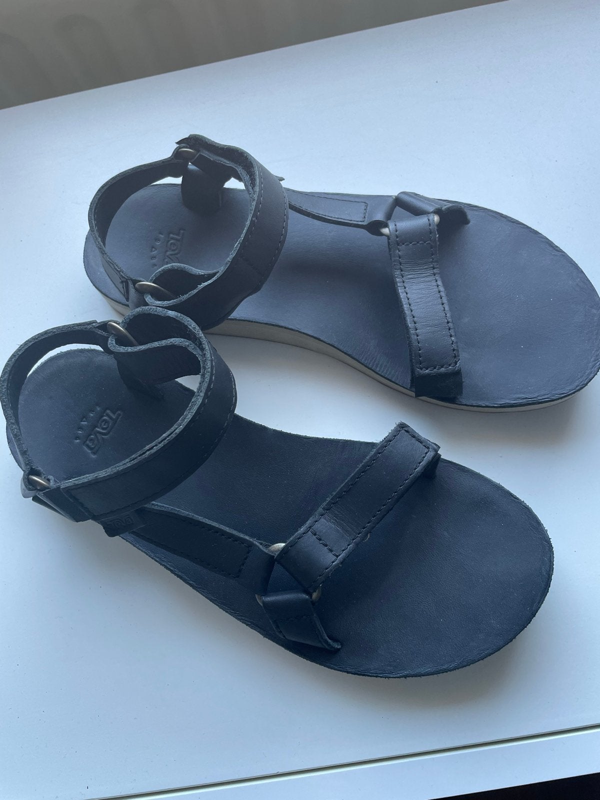 Teva sandalen zwart leer maat 40, Kleding | Dames, Ophalen of Verzenden, Zo goed als nieuw, Zwart, Sandalen of Muiltjes
