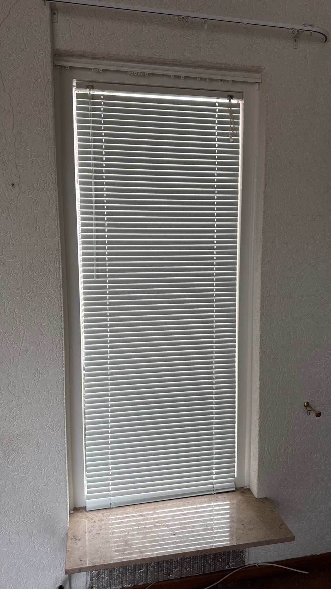 Jaloezie, Ophalen, 67 cm, Zo goed als nieuw, Kunststof
