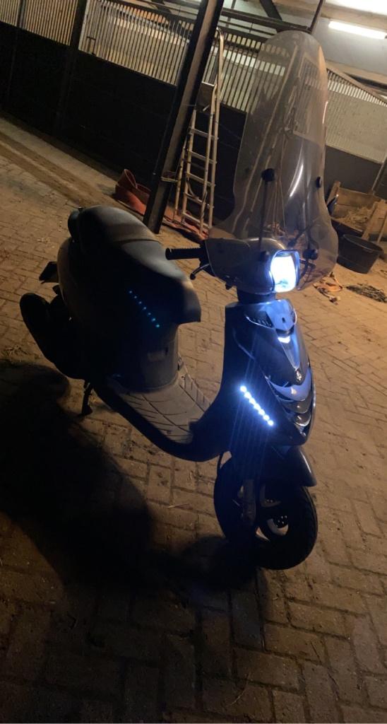 Piaggio zip, Fietsen en Brommers, Brommers | Overige merken, Ophalen, Gebruikt, Piaggio Zip, Maximaal 25 km/u