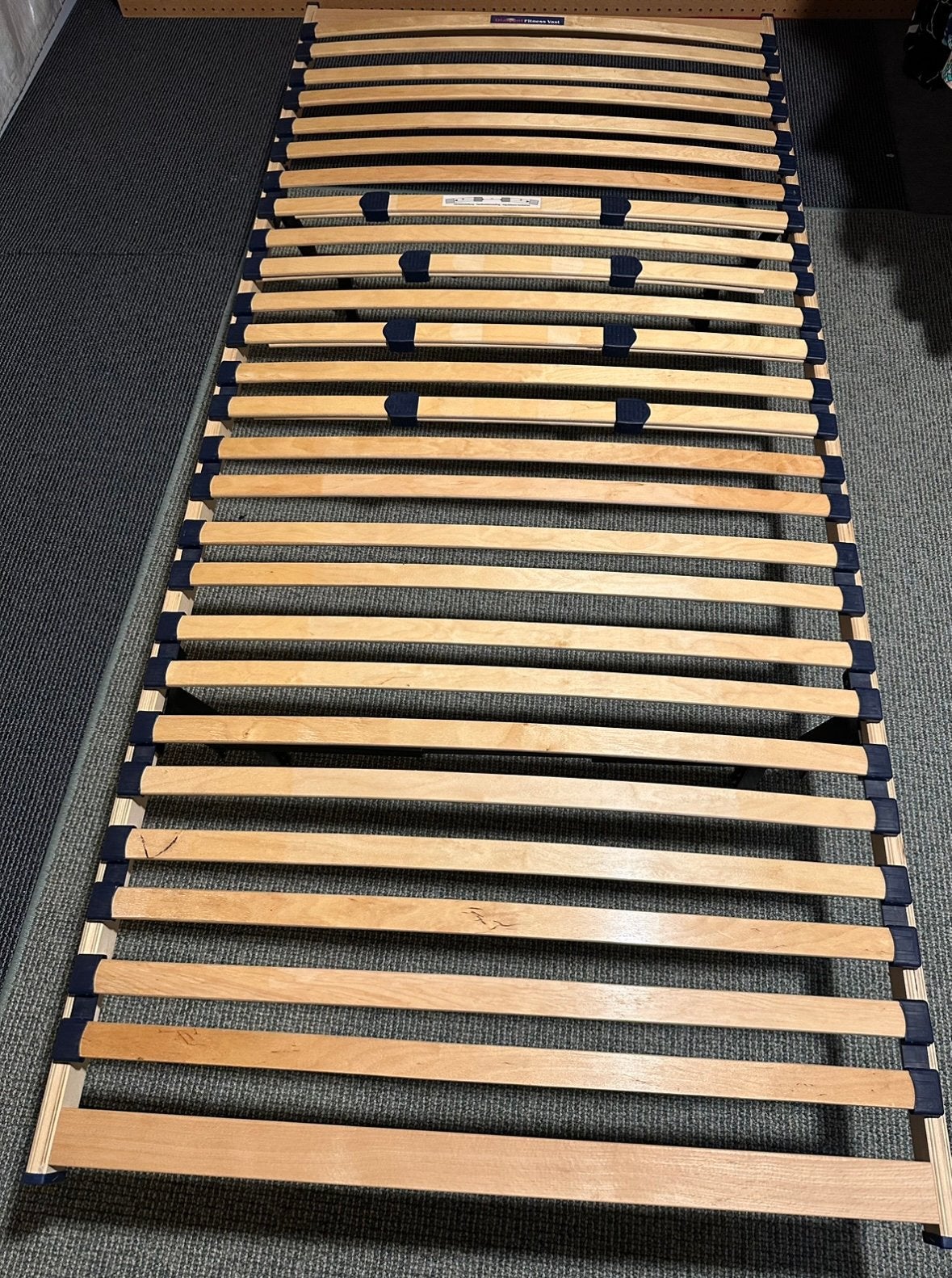 Eenpersoon lattebodem met verstelbaar poten 90x200, Huis en Inrichting, Ophalen, Zo goed als nieuw, Eenpersoons, 90 cm