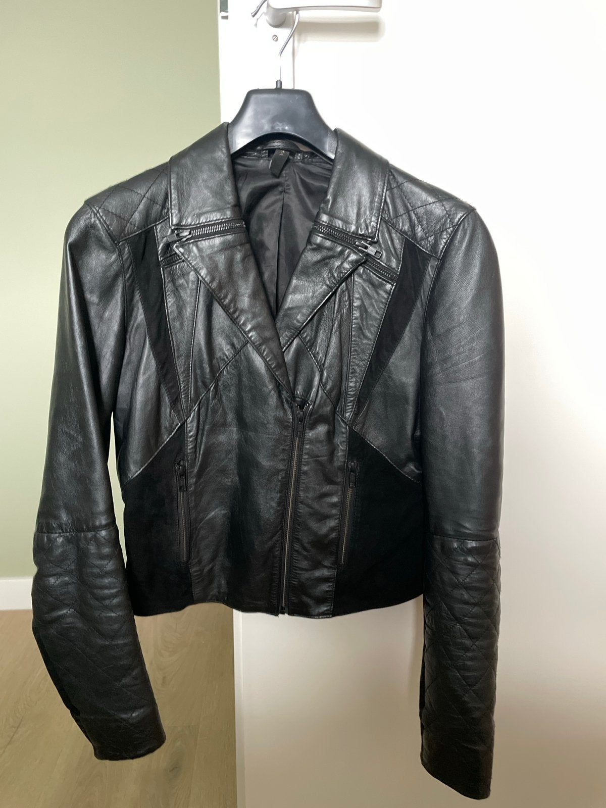 Stijlvol zwart leren jasje van YAS, Kleding | Dames, Ophalen of Verzenden, Zo goed als nieuw, Maat 36 (S), Zwart