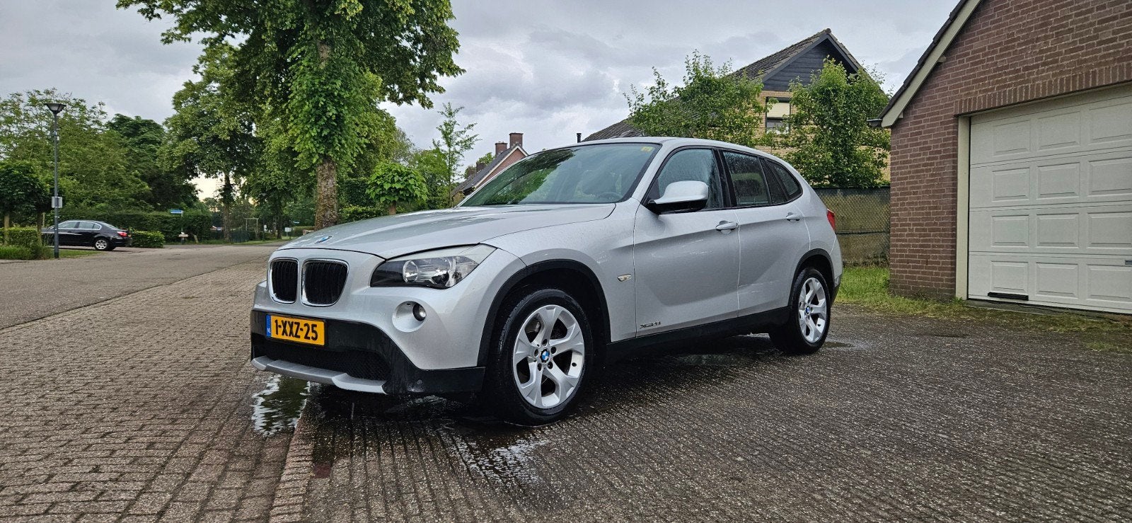 BMW X1 3.0 Xdrive AUT/TREKHAAK/APK, Euro 5, Stof, Zwart, 2000 kg