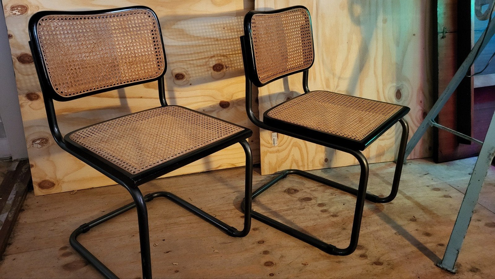 Nette gaveVintage pastoe webbing stoelen jaren 80

Bieden va, Ophalen, Gebruikt, Twee