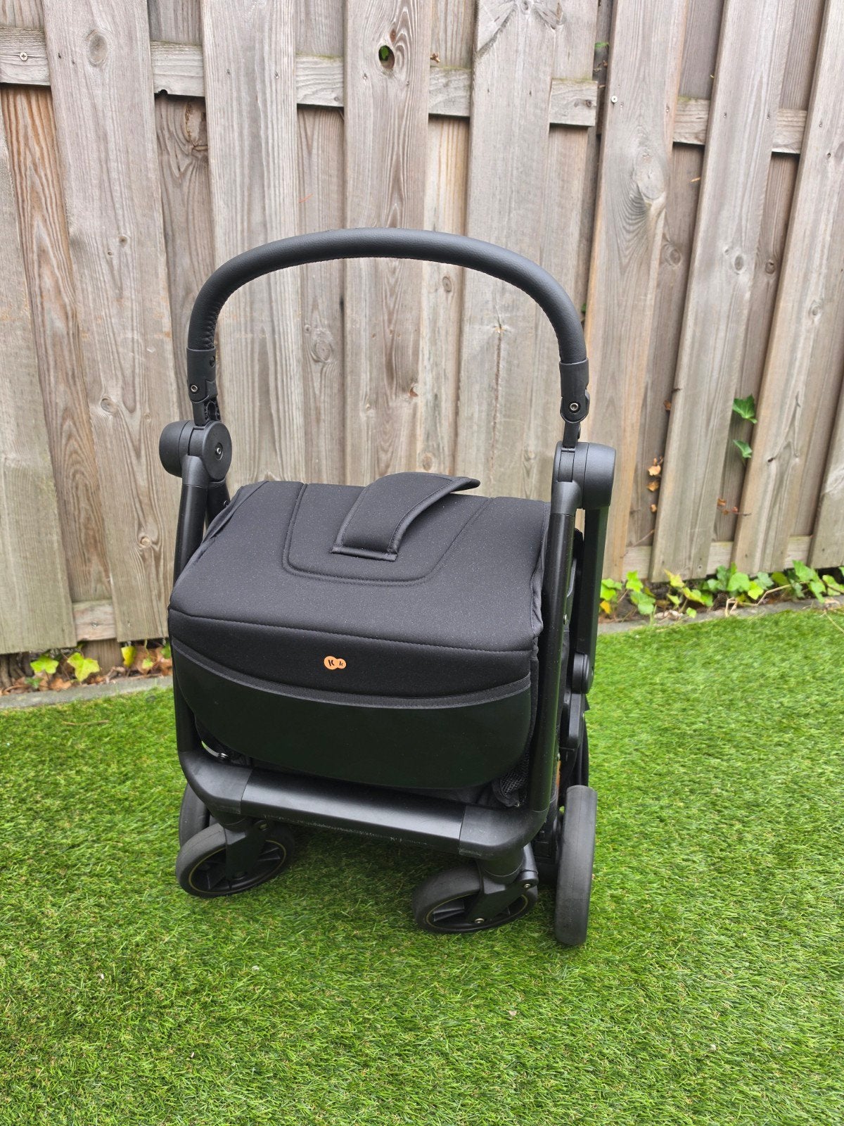 Kinderkraft Apino buggy:  lekvrije wielen + autom. inklappen, Ophalen, Zo goed als nieuw, Verstelbare rugleuning