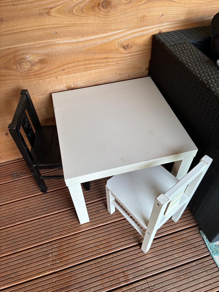 Ikea Kritter stoeltjes en Lack tafeltje, Kinderen en Baby's, Kinderkamer | Tafels en Stoelen, Ophalen, Gebruikt, Tafel(s) en Stoel(en)