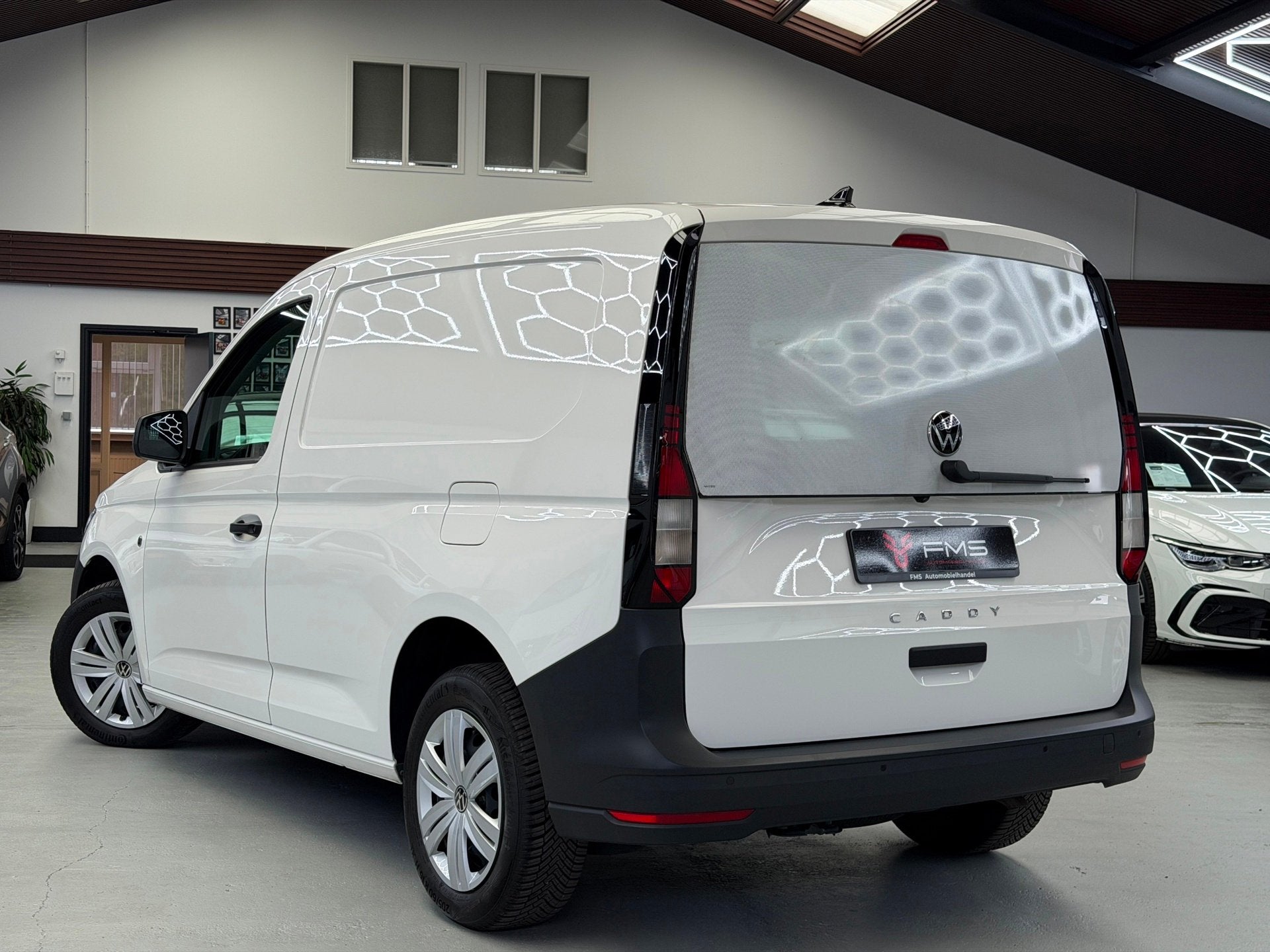 Volkswagen Caddy Cargo 1.5 TSI Camera CarPlay, Auto's, Voorwielaandrijving, Stof, Zwart, 4 cilinders