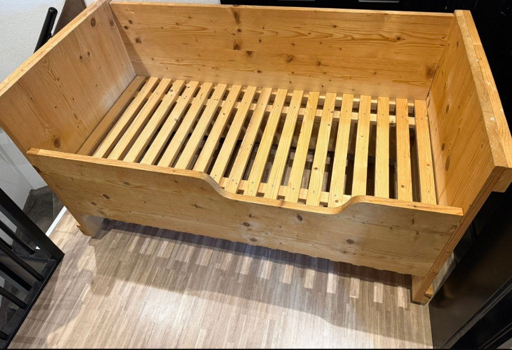 Zeer mooi peuterbed *Handgemaakt*, Kinderen en Baby's, Kinderkamer | Bedden, Ophalen, Gebruikt, 140 tot 160 cm, 70 tot 85 cm
