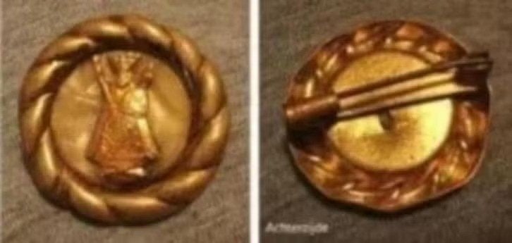 Oude broche, Onze lieve vrouw van Scherpenheuvel, Overige materialen, Verzenden, Minder dan 4 cm, Zo goed als nieuw
