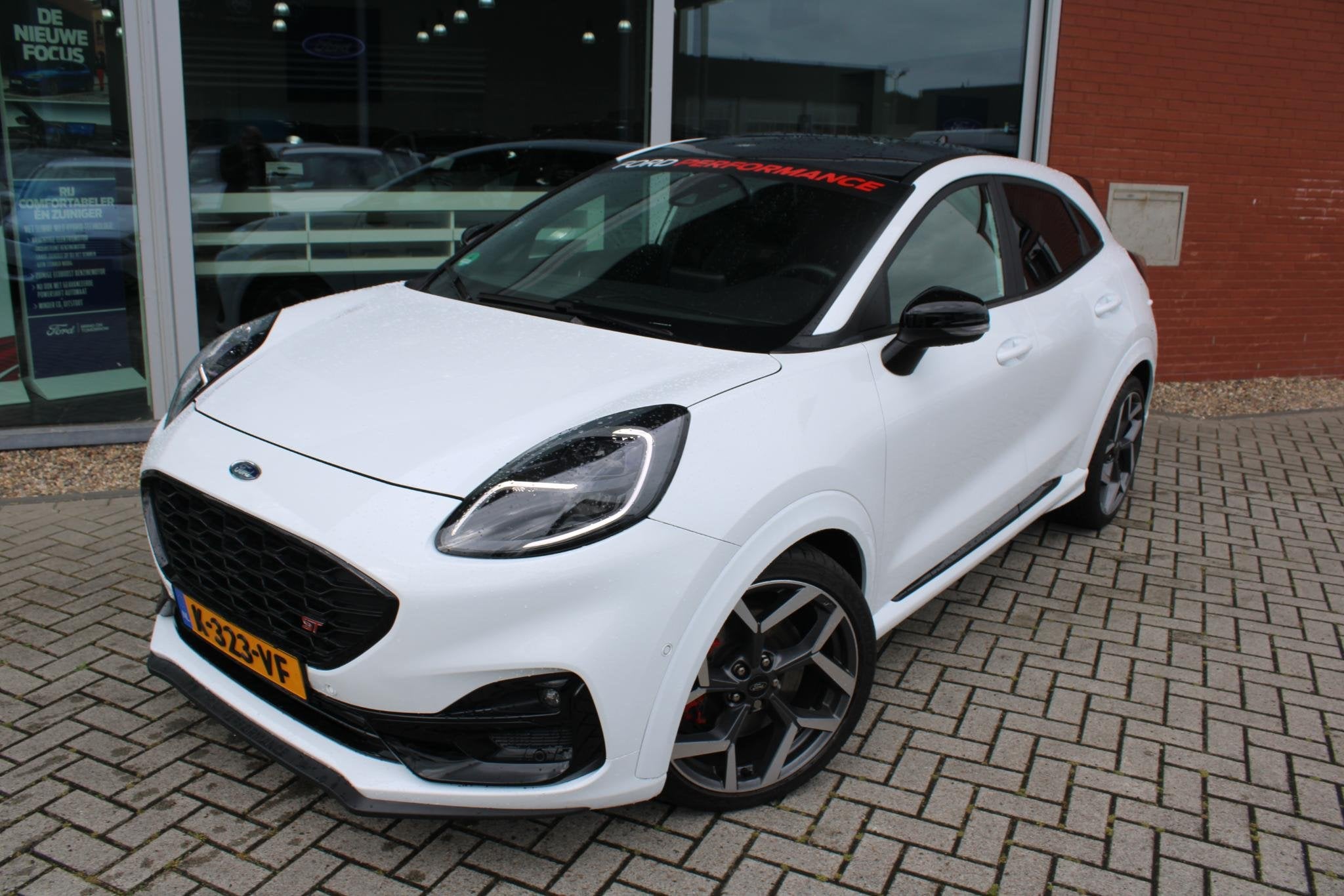 Ford Puma 1.5 EcoBoost ST-X | 200pk | NL auto | Trekhaak | C, Auto's, Ford, Voorwielaandrijving, 1258 kg, Leder en Stof, Wit