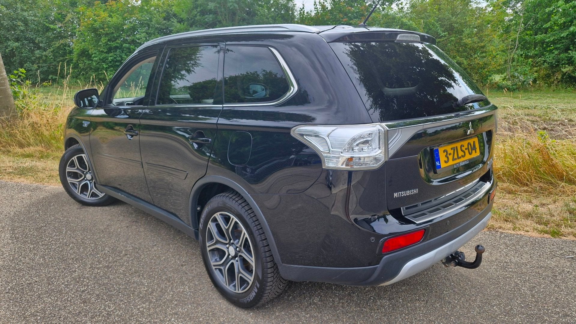 Mitsubishi Outlander 2.0 PHEV Instyle X-Line 121PK | Rijklaa, Auto's, Mitsubishi, Zwart, 4 cilinders, Zwart, Vierwielaandrijving