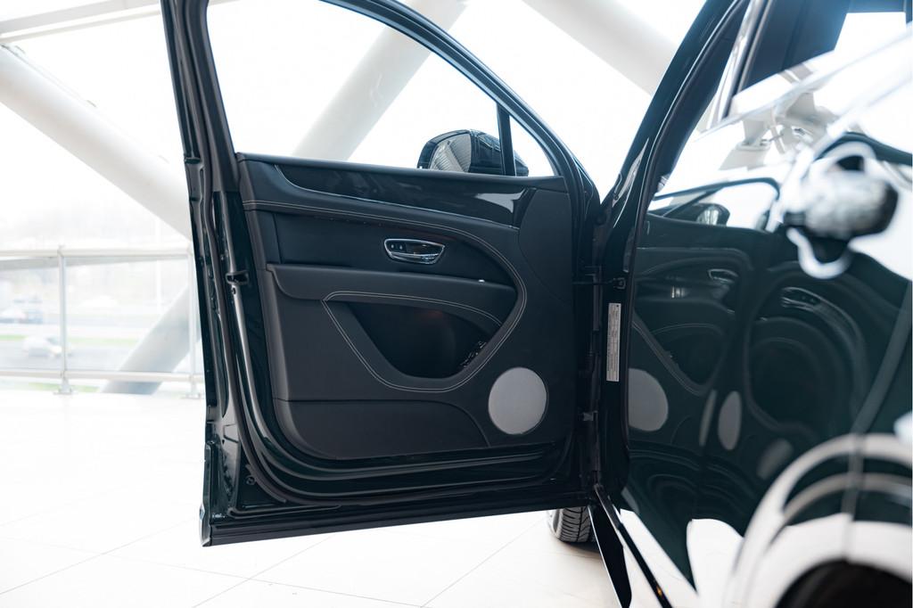 Bentley Bentayga V8 S | Rear Entertainment | Touring Spec |, Auto's, Bentley, Automaat, Bentayga, Gebruikt, Vierwielaandrijving