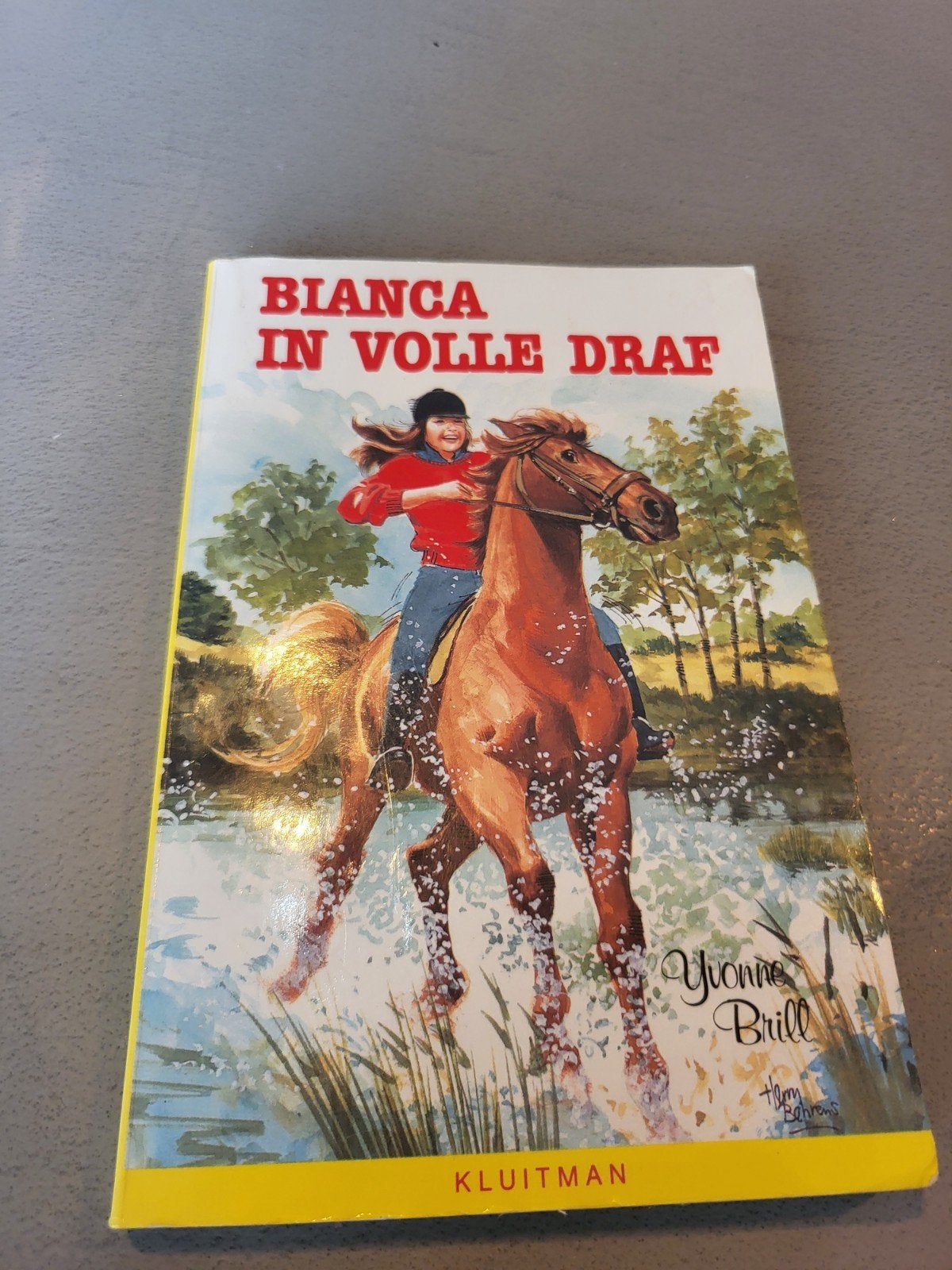 Bianca in Volle Draf - Yvonne Brill (Kluijtman Jeugdserie), Ophalen of Verzenden, Gelezen, Yvonne Brill, Fictie